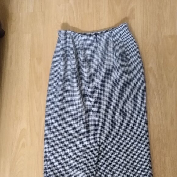 Talbots long Wool Skirt with back zipper, size 10 - Picture 2 of 15